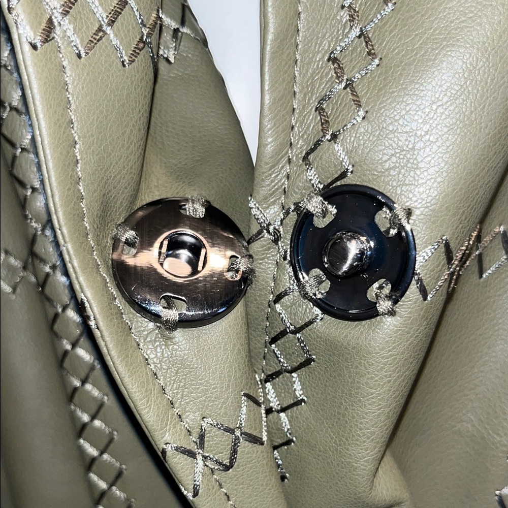 Olive Green Belted Women's Trench Coat size large beautifully made HSN - Picture 11 of 16